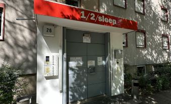1, 2, sleep Hostel Nürnberg Messe - Housity