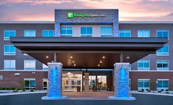 Holiday Inn Express & Suites Grand Rapids Airport - South