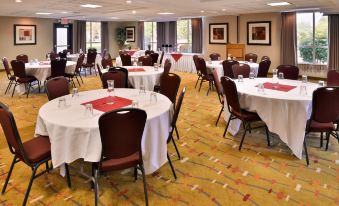 Holiday Inn Express & Suites Albany