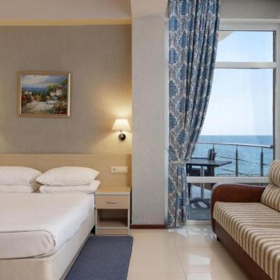 Superior Deluxe Double Room with A Balcony and Sea View