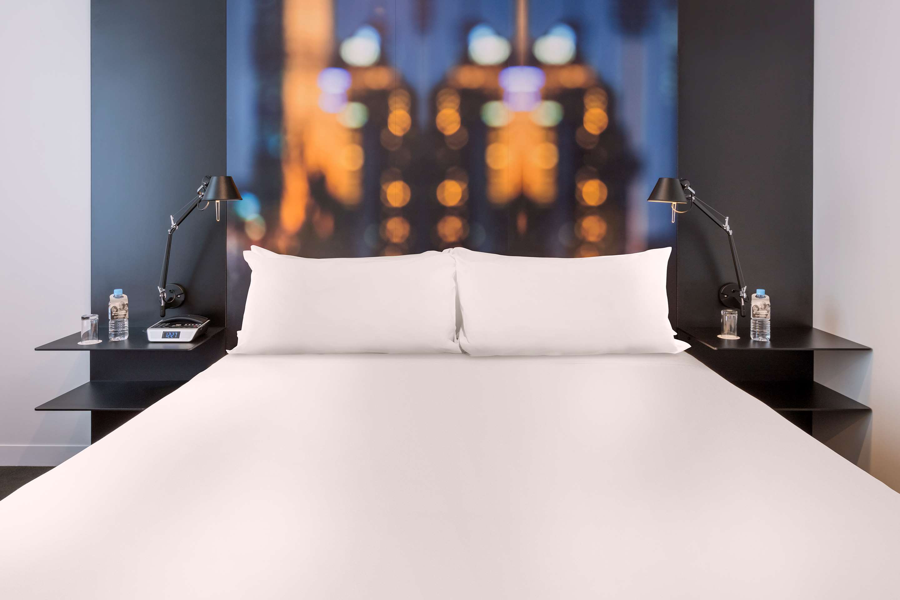 园景豪华特大床房