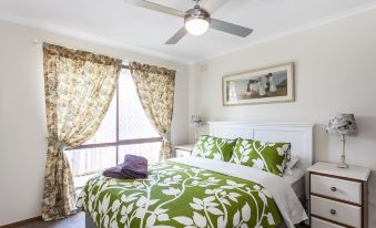Beachfront Cottages Torquay - Housity