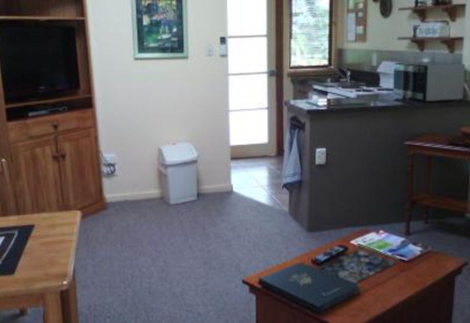 Creel Lodge One-Bedroom Queen Suite