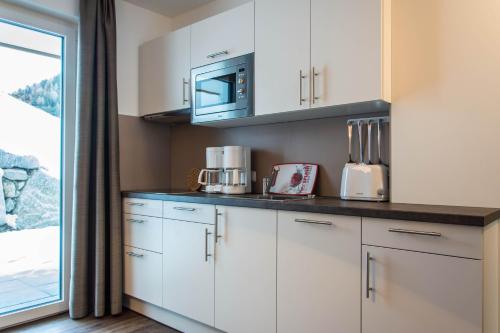 带露台的三卧室公寓