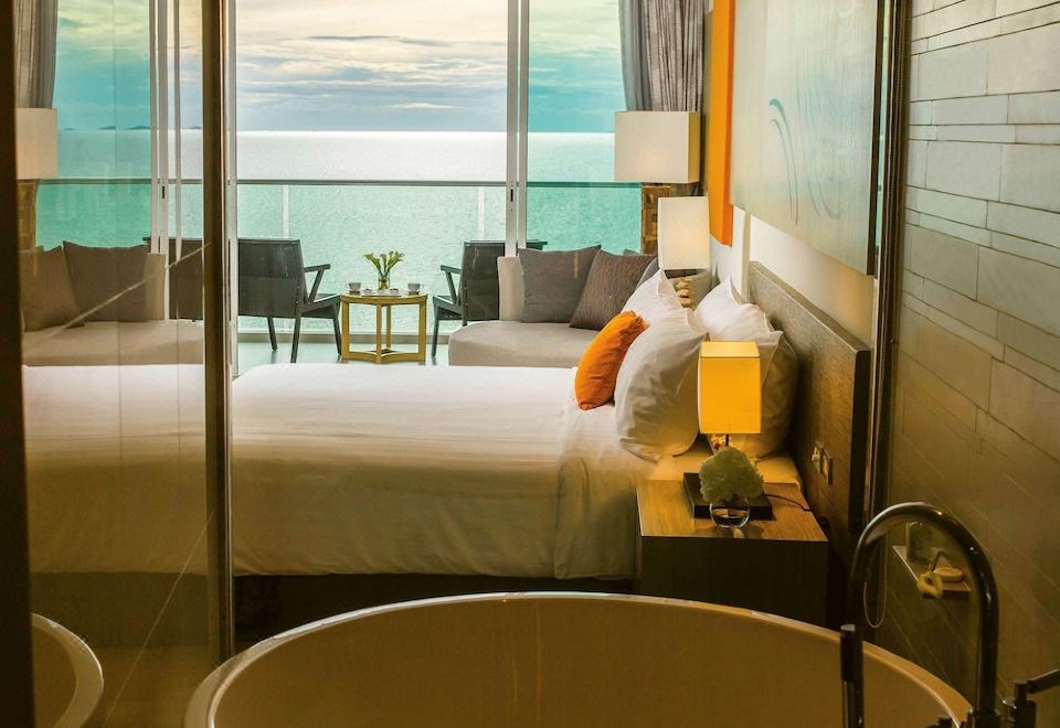Mövenpick Siam Hotel Na Jomtien PattayaPremium King Room With Sea View