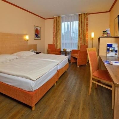 1 Double Bed, Comfort Room, Quiet Location, Safe, Mini Bar, Free W-Lan