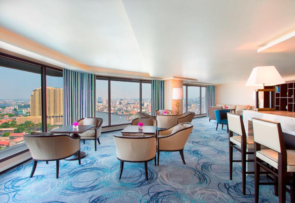 河景俱乐部豪华特大床房