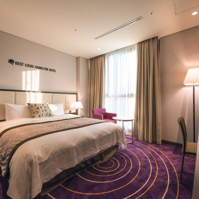 디럭스 킹룸 베스트 루이스 해밀턴 호텔 창원 쿠폰