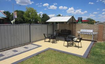 Cowra Services Club Motel