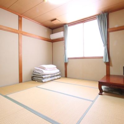 Japanese-Style Room