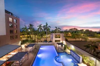 DoubleTree by Hilton Esplanade Darwin  호텔