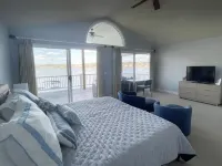 4-BR Lakefront Home with Amazing Views 斯坦利縣住宿飯店