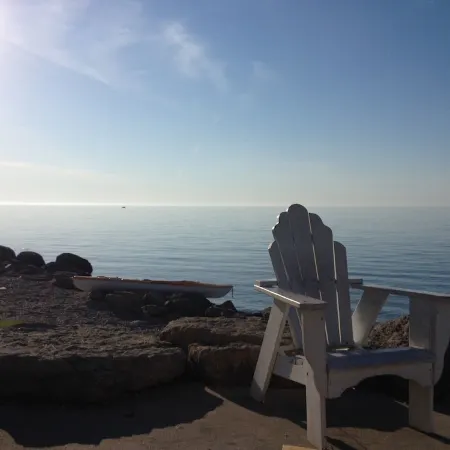 Petoskey in-Town Home Short Walk to: Shopping/Food/Waterfront. Long-Time Hosts. Отели в г. Петоски