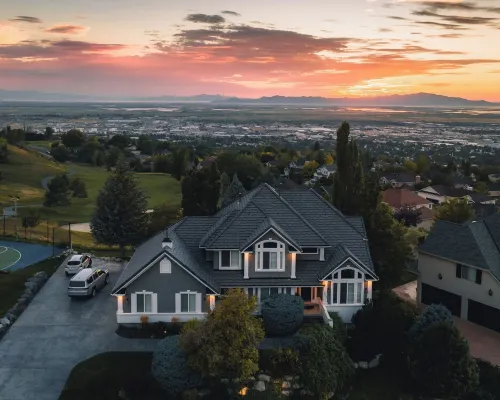 Sunset Views! Indoor Sport Court, Pool table, Golf Course, 12 min to downtown Ξενοδοχεία στην πόλη Bountiful
