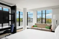 The Godfrey Detroit, Curio Collection by Hilton  호텔