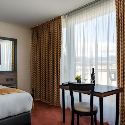 Suite With Terrace Nash Suites Airport Hotel Promo Code