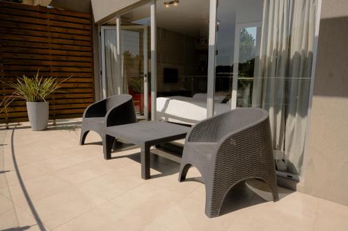 带阳台的三人房