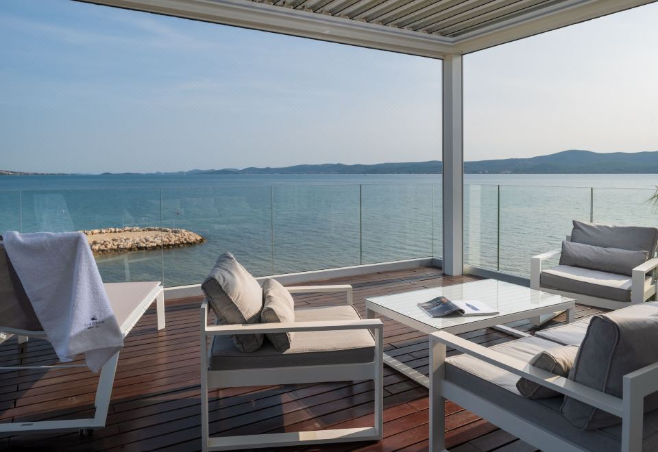 海景三卧室公寓