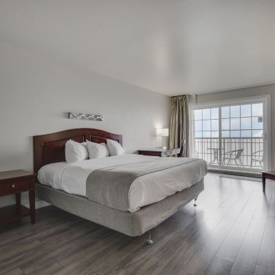 Pavilion Section | Superior Room, 1 King Bed, Balcony, River View Hôtel le Petit Manoir du Casino Promo Code