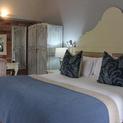 Standard Room, 1 Bedroom (Standard King Upstairs) Le Petit Paris Promo Code