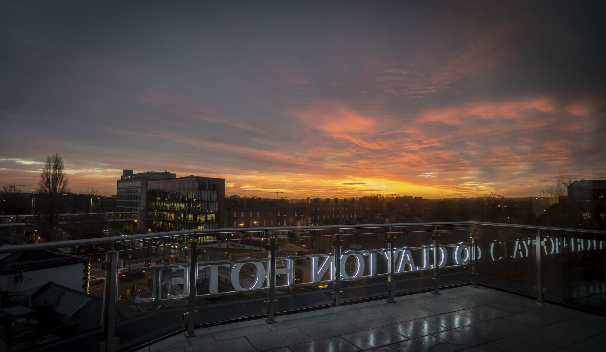 Clayton Hotel Charlemont豪华特大床房