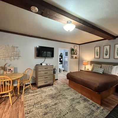 Standard Studio Suite, 1 Queen Bed, Non Smoking, Hill View (Pets Not Allowed) Redwoods River Resort Promo Code