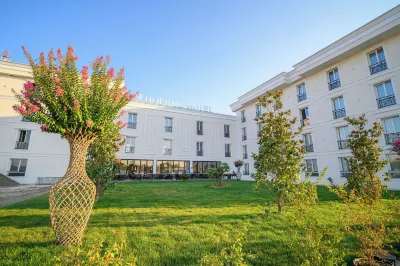 Holiday Hotel Hotels in 