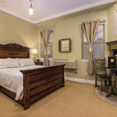 Junior Single Room, 1 Queen Bed, Non Smoking, Jetted Tub Cayucos Sunset Inn B&B Promo Code