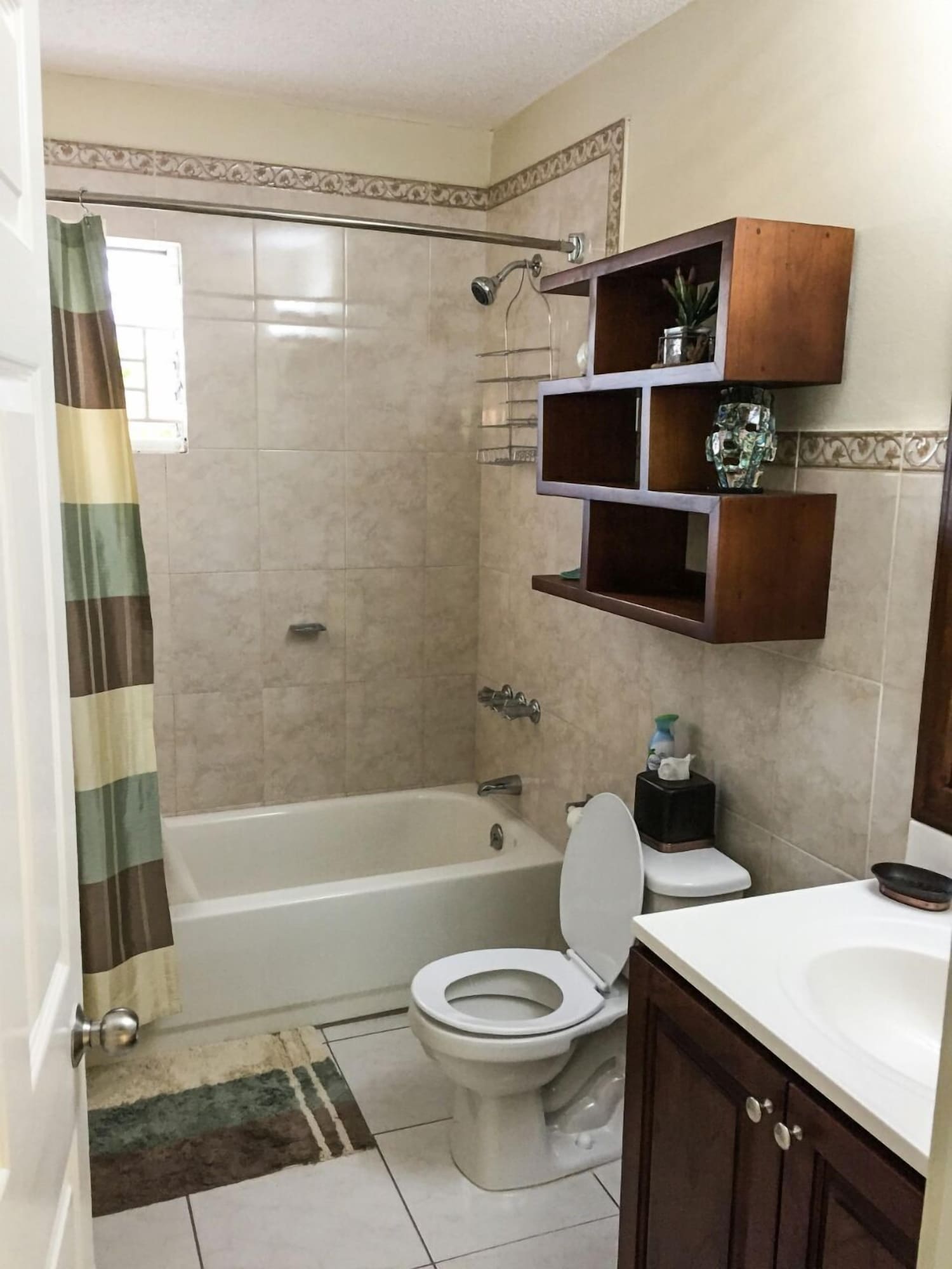 带两间浴室的豪华两卧室公寓