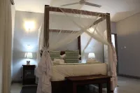 Tlou Safari Lodge
