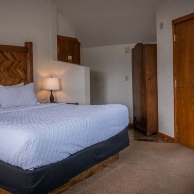Honeymoon Deluxe Room A Bear and Bison Country Inn Promo Code