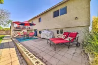 Vibrant Paradise in Page ~ 1 Mi to Canyon Tours!