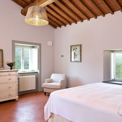 Three-Bedroom Villa Castello Vicchiomaggio Promo Code
