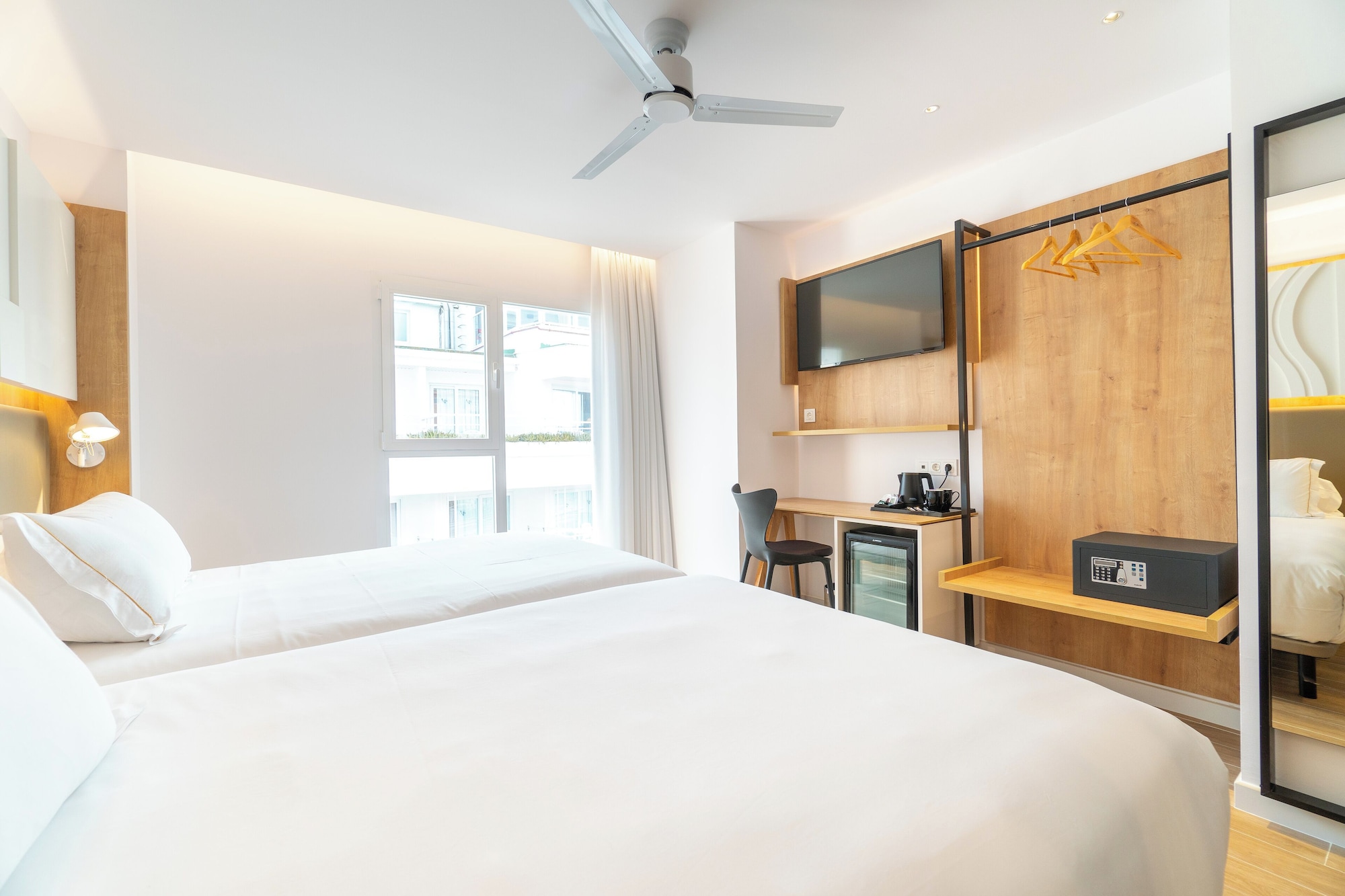 双人房， 露台 （2成人和1小童）