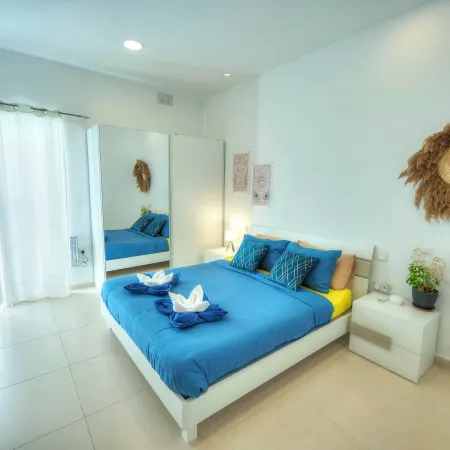 Seafront Sea View Maisonette with Yards