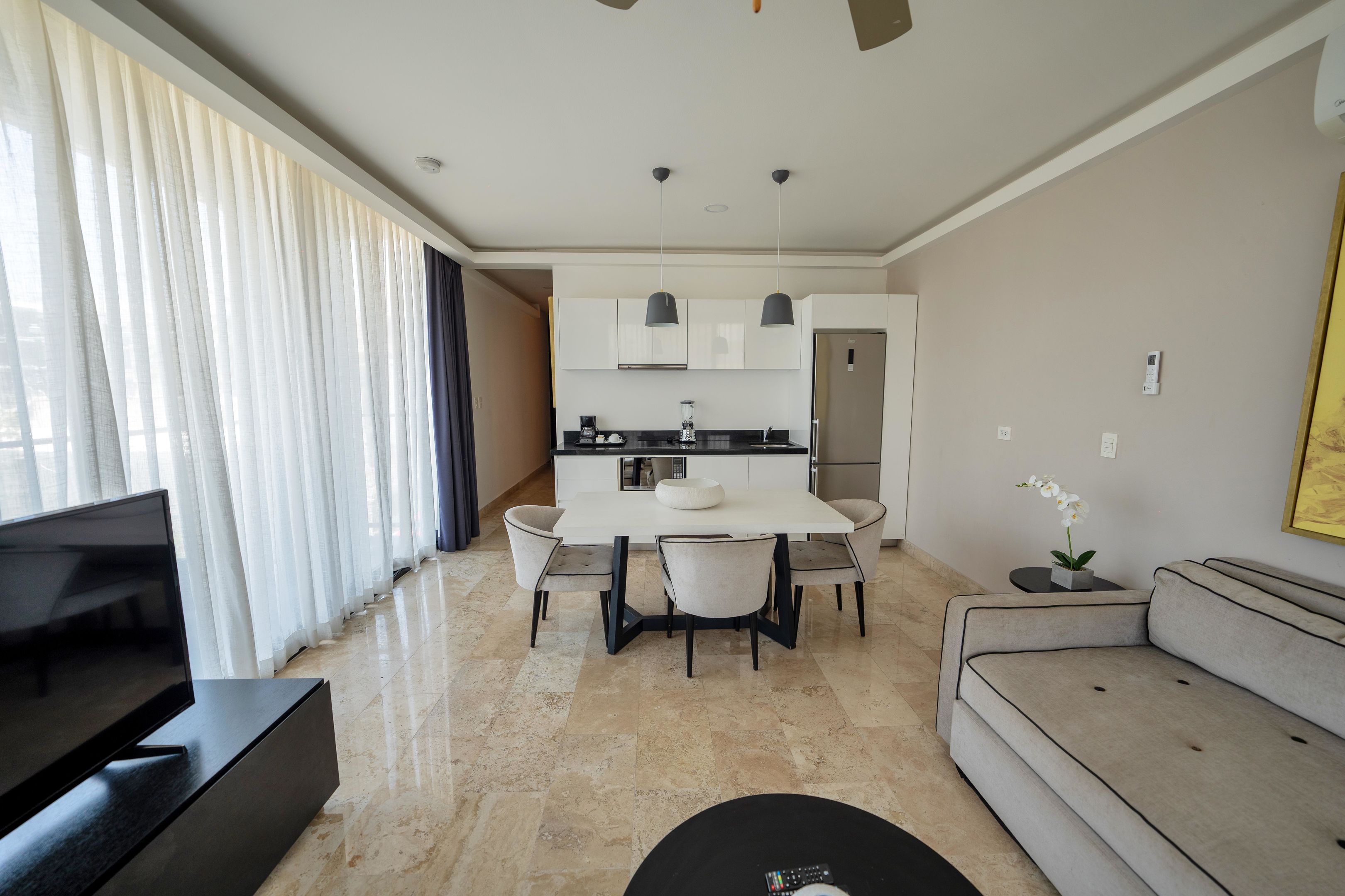 转角一卧室套房