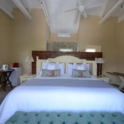 Luxury King Room Le Petit Paris Promo Code