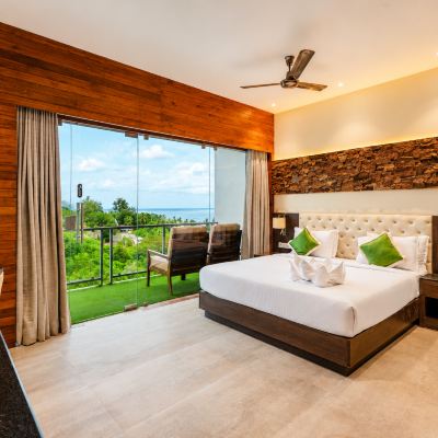 Lounge Seaview Suite Sea Hills Hotels & Resorts Promo Code