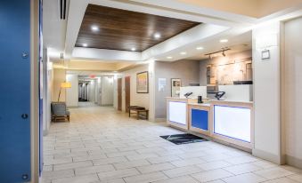 Holiday Inn Express & Suites Lewisburg