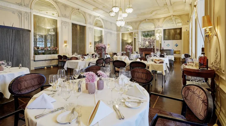 ホテル シュヴァイツァーホフ ルツェルン 食事・レストラン