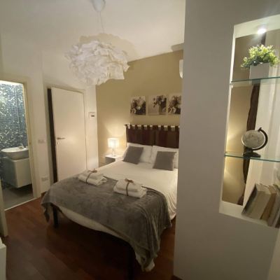 Double Room-Classic-Ensuite with Shower-Courtyard View-Matrimoniale Economica