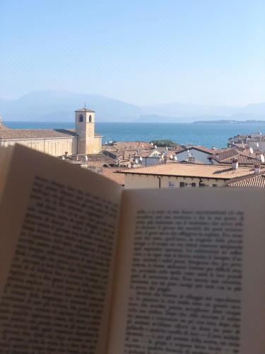 带阳台的豪华特大床套房