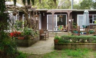 Tranquility Homestay Bed & Breakfast - Housity
