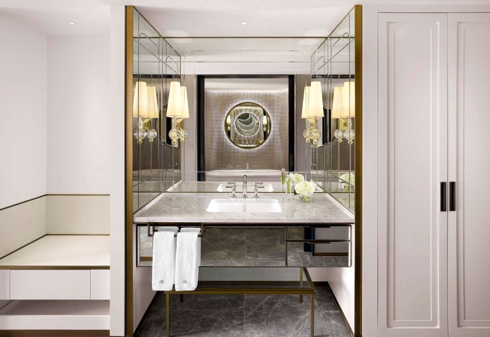 Sofitel Ambassador Seoul Hotel & Serviced ResidencesLuxury Lake Twin Room