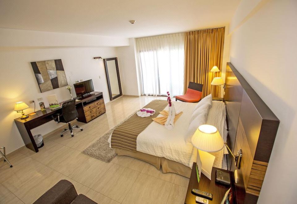 双人房， 1 张大床， 花园景观