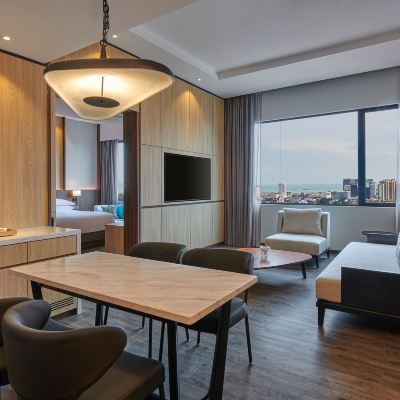 Deluxe Suite, Suite, 1 King, Sea View