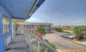 Motel 6 San Antonio, TX - Fort Sam Houston