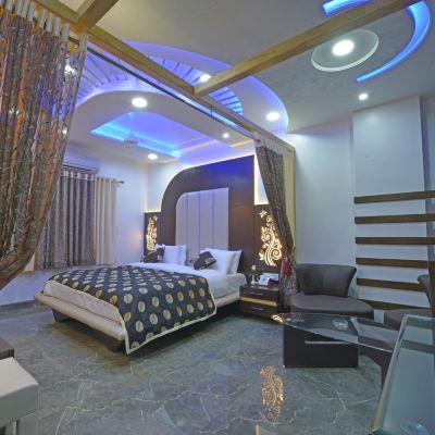 Royal One-Bedroom Suite
