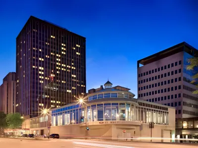 InterContinental Hotels SAINT PAUL RIVERFRONT by IHG Hotels in 