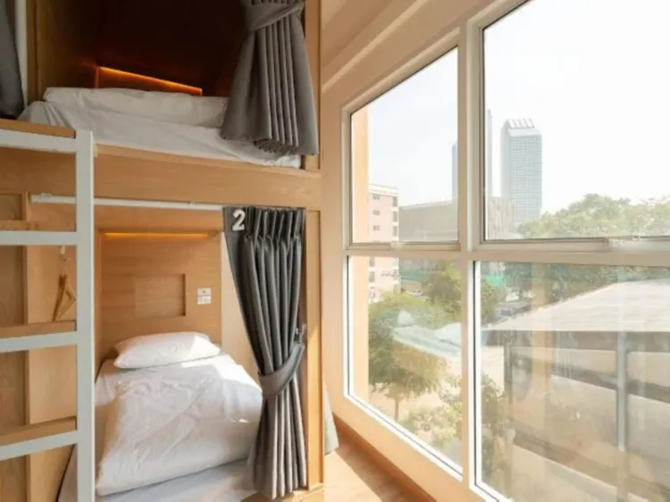 ห้องอีโคโนมีพักรวม, หอพักรวม